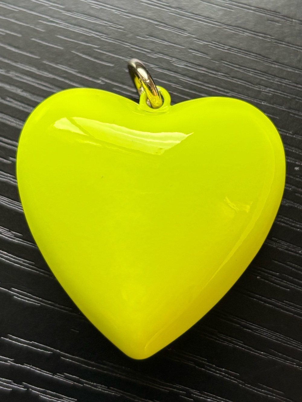 NWOT big puffy heart pendant